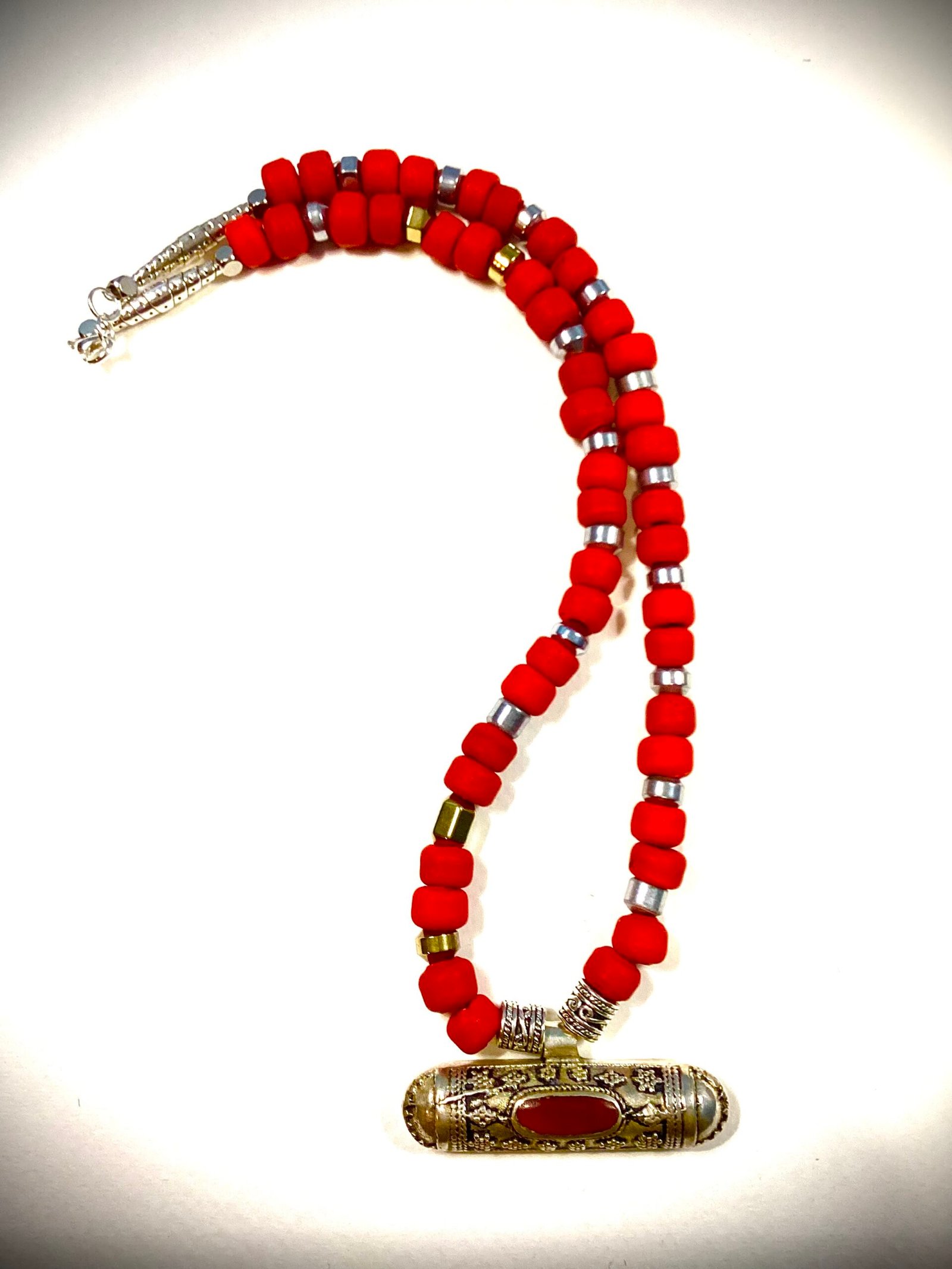 Red Family Vintage 16